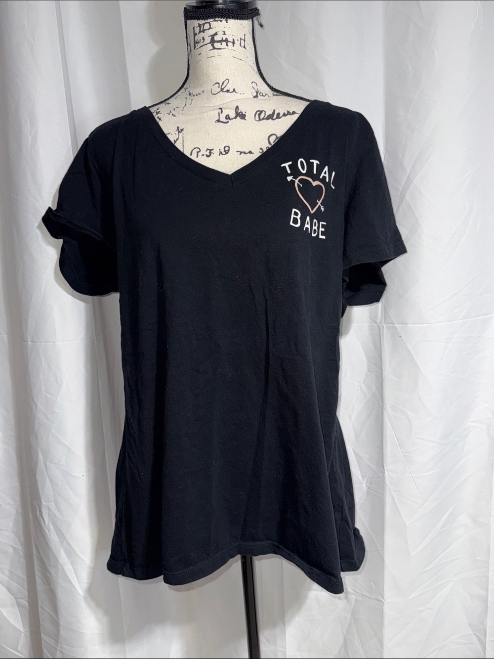 torrid Black V-Neck "Total Babe" Graphic Tee